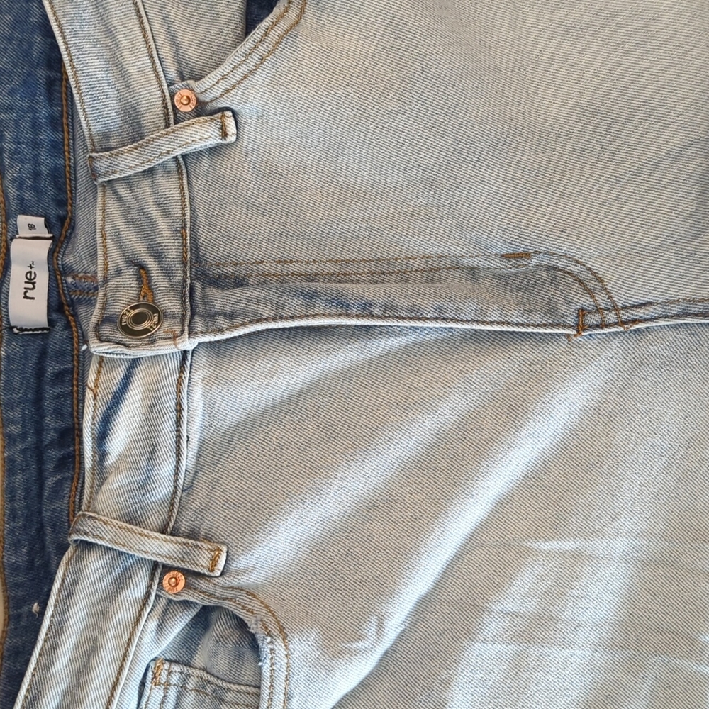 Destroyed Jeans